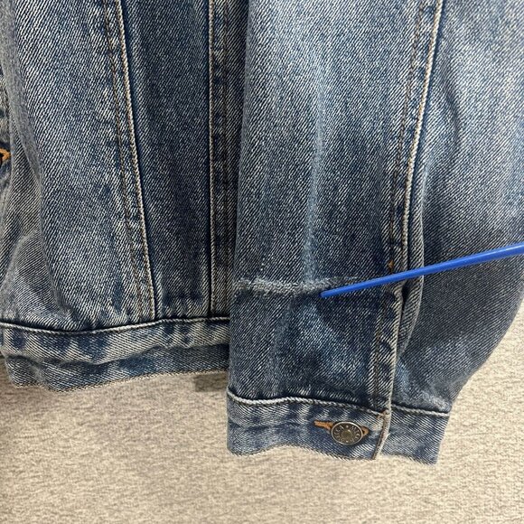 Mecca Jeans Co Denim Jacket Womens Medium Blue Button Up Distressed Faded - Picture 8 of 14